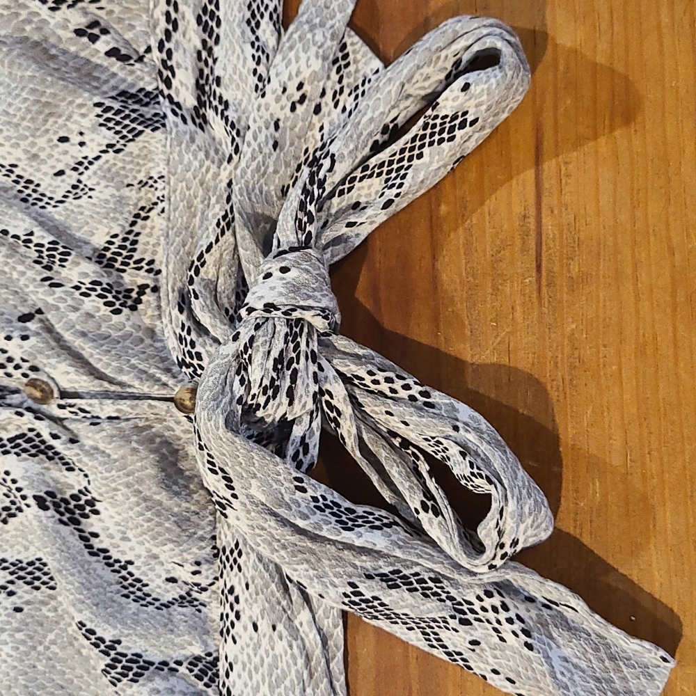 Flutter Sleeve Button Up Blouse - image 4